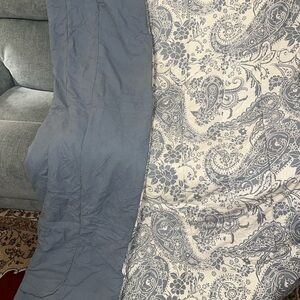 Better Homes & Gardens Indigo Paisley Comforter (FULL SIZE)